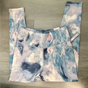 DESIGNED BY VICTORIA SECRET!!! NWT 7/8 LENGTH/ 2 SIDE POCKET HIGH RISE LEGGINGS.